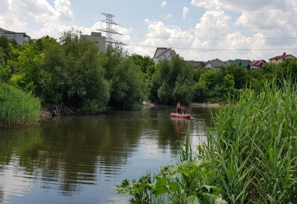 Tragedie la Iași! Tânăr de 19 ani, înecat în iazul CUG