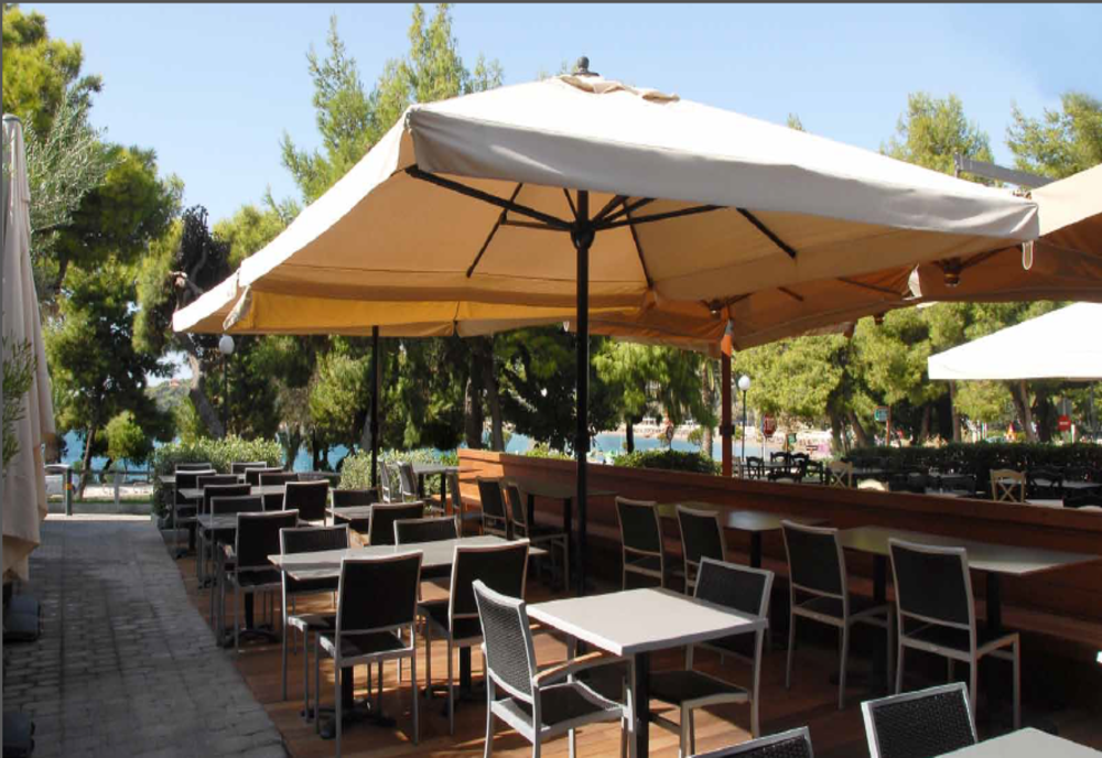 Terasele, barurile, cluburile și sălile de jocuri din Iași își reduc orarul de funcționare