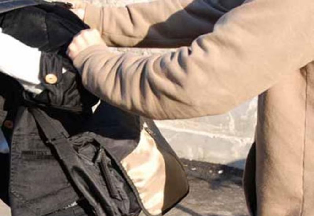 A tâlhărit un bătrân pentru 650 de lei