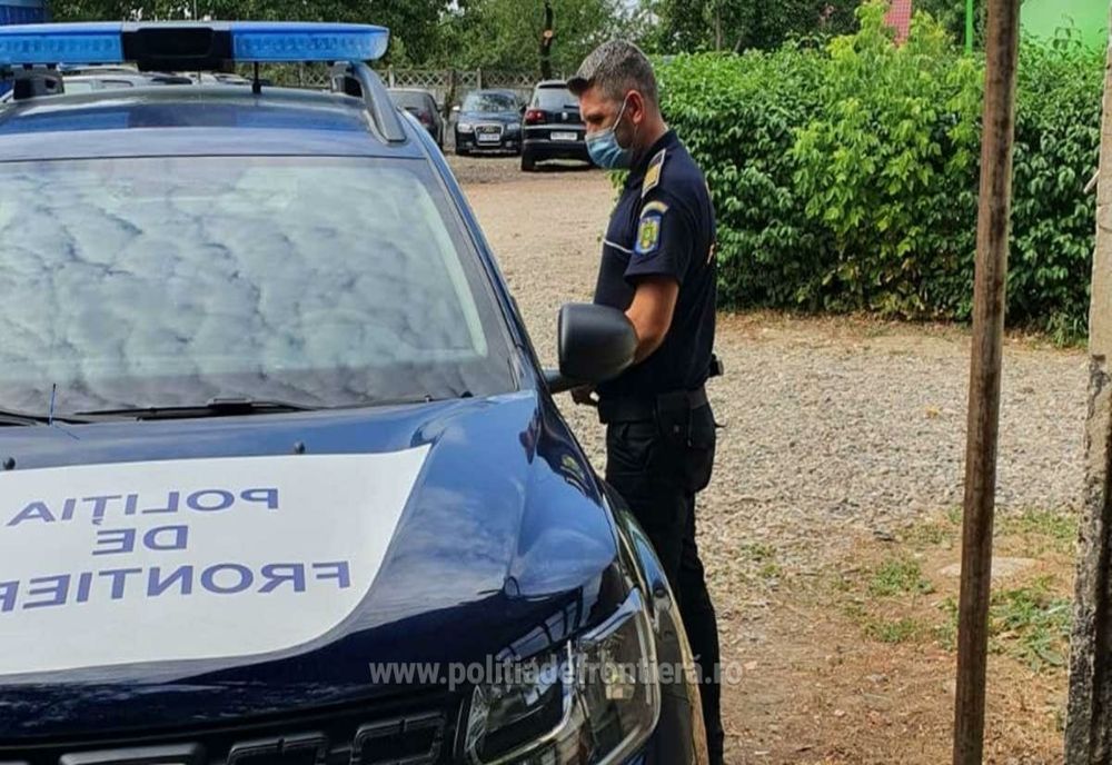 Ţigări de contrabandă și alcool depistate de poliţiştii de frontieră 