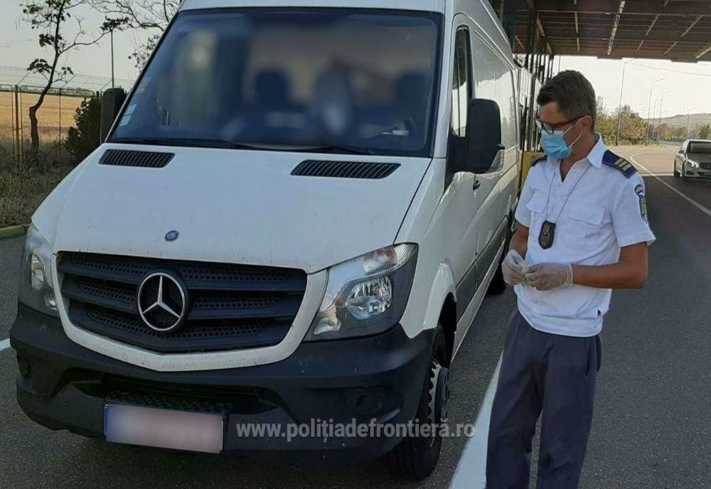 A vrut să ajungă în Republica Moldova la volanul unui microbuz radiat din circulație