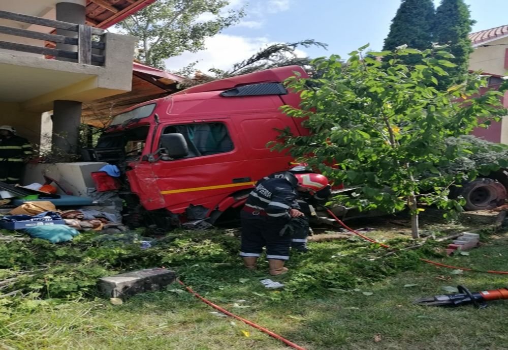 Accident cumplit în Iași! Un copil și-a pierdut viața sub roțile unui TIR (FOTO)