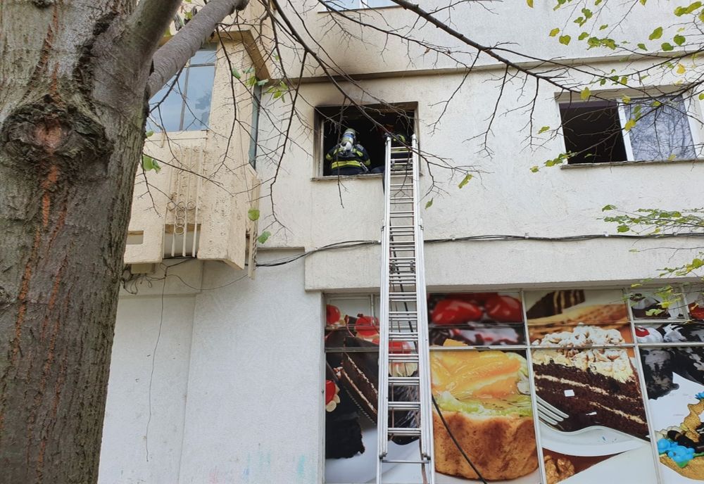 Explozie într-un apartament din Iași. 16 persoane evacuate (FOTO)