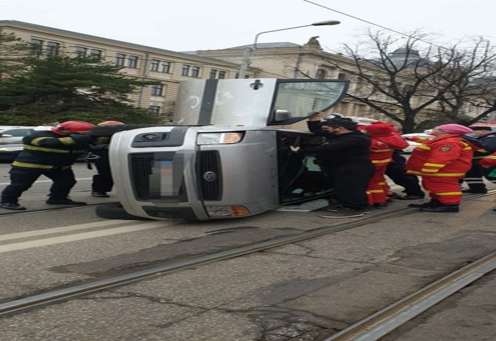 Bărbatul care a provocat accidentul din Iași a murit la spital