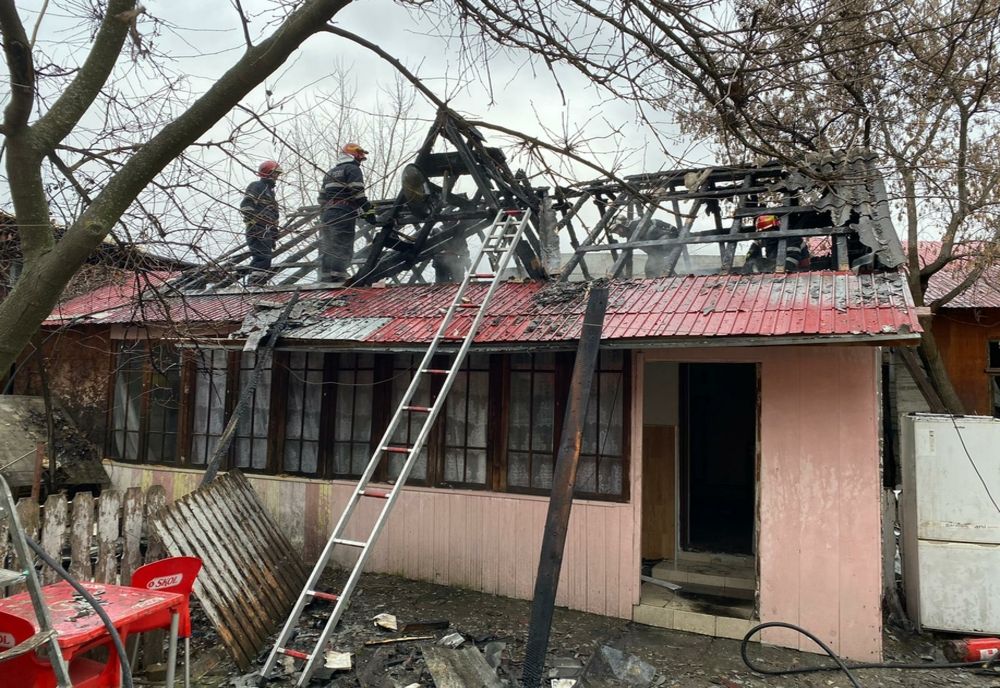 Incendiu în Iași (FOTO)