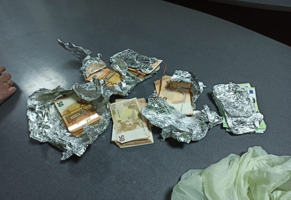 Prins cu zeci mii de euro la brâu