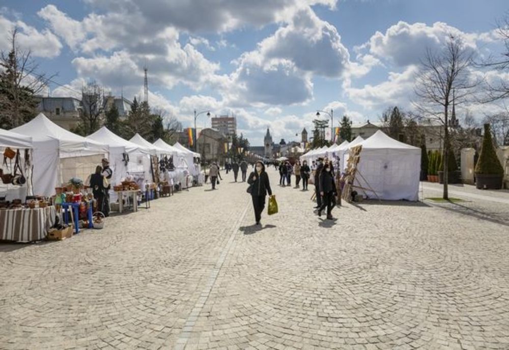 „Tradiții pascale în zona Moldovei”, pe pietonalul Bulevardului Ștefan cel Mare și Sfânt