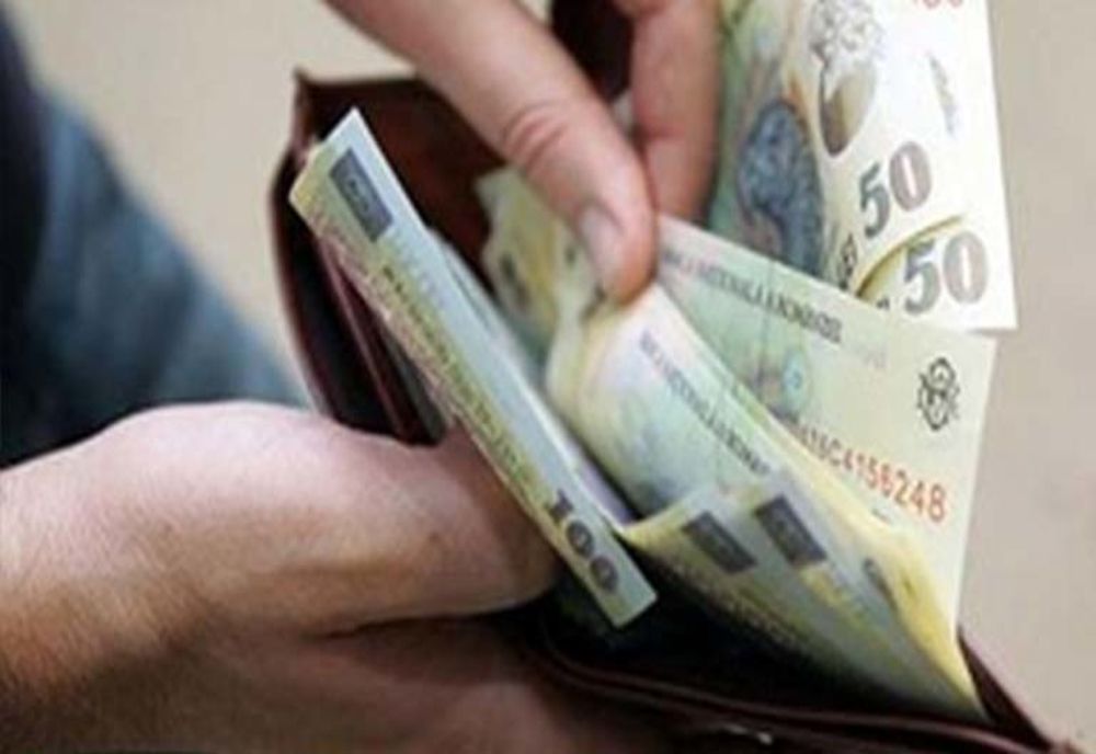 Un bătrân a rămas fără 14.600 de lei! Hoața știa unde pune acesta cheia