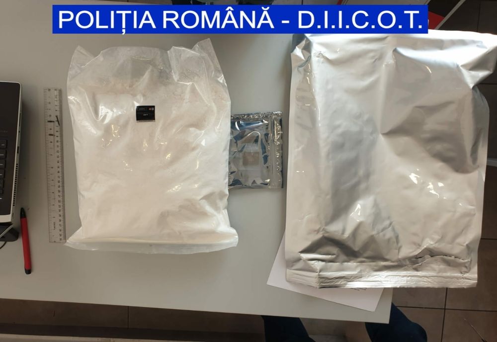 Dealer de droguri, prins în flagrant! Marfa pe care o avea i-ar fi putut aduce profituri ilicite de peste 1.000.000 de lei 