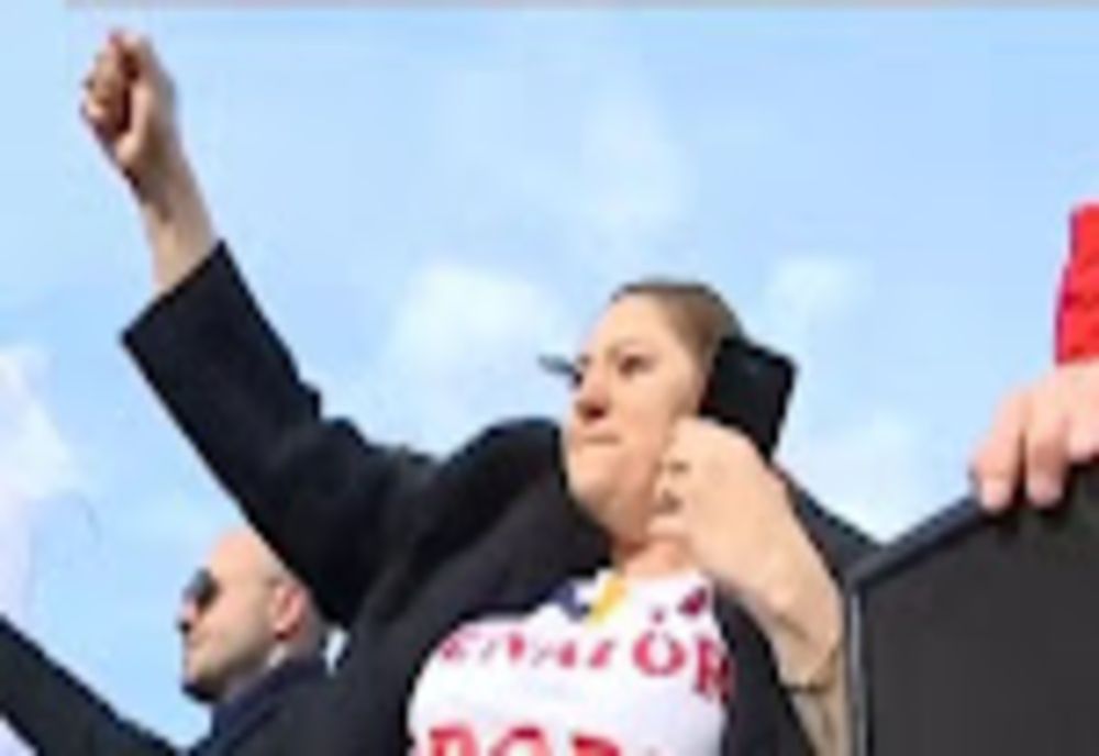 Parchetul General a deschis dosar penal după scandalul făcut de Diana Șoșoacă într-un centru de vaccinare