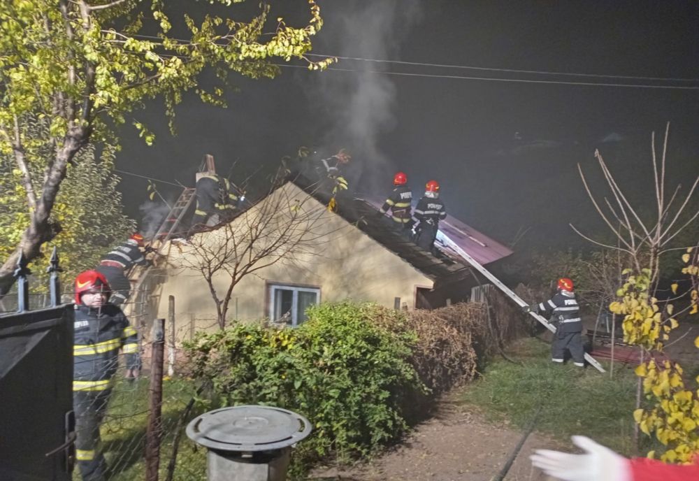 Incendiu la o gospodărie din Tg. Frumos