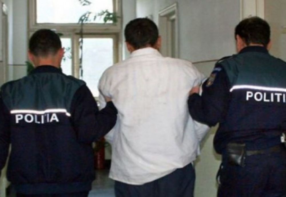 Control judiciar pentru un bărbat care fura din autoturisme