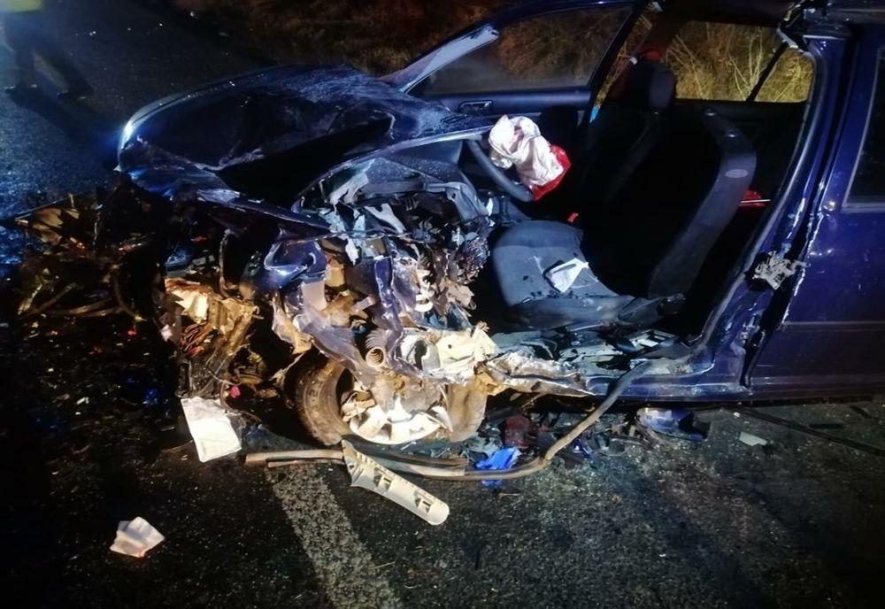 Accident rutier cu victime pe DN28. O persoană a rămas încarcerată