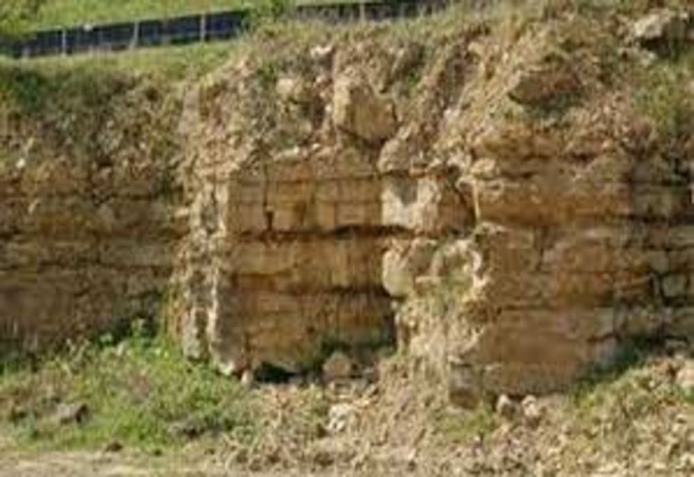 Carieră de argilă, fără licență!