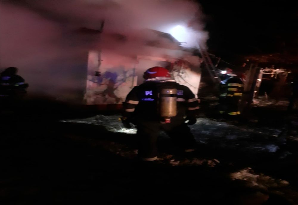 O femeie din Cristești și-a găsit sfârșitul în flăcările care i-au cuprins casa