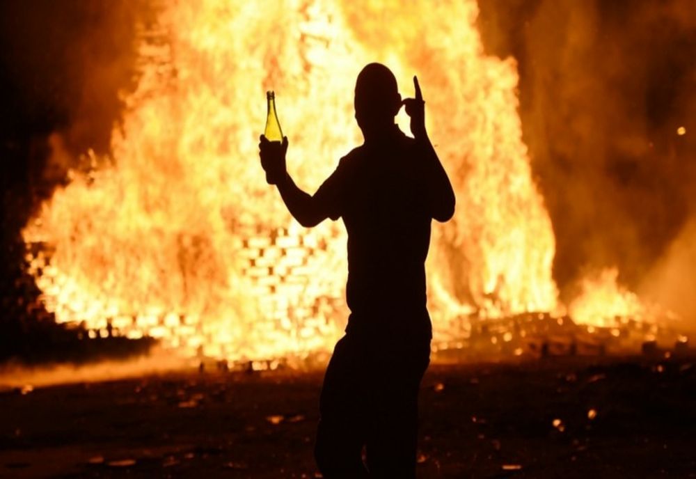 În arest după ce a incendiat un depozit de furaje