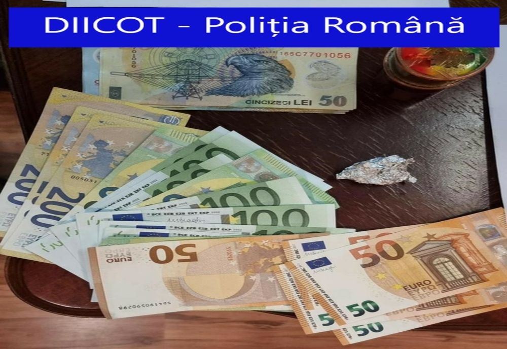 Cinci traficanți de droguri, reținuți