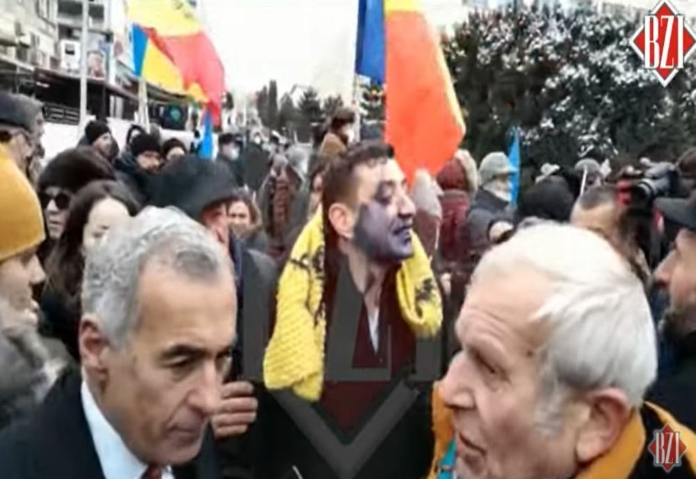 VIDEO Incident de Ziua Micii Uniri, la IAȘI. George Simion, stropit cu cerneală, la un eveniment AUR