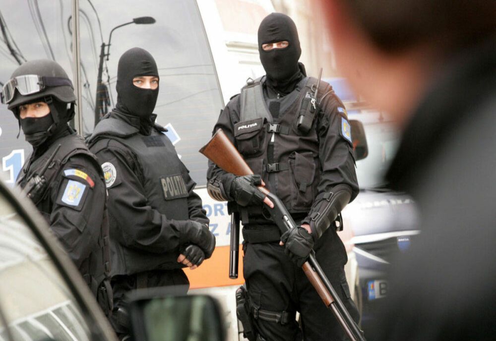 Grup infracțional specializat în tunuri imobiliare, DESTRUCTURAT! 