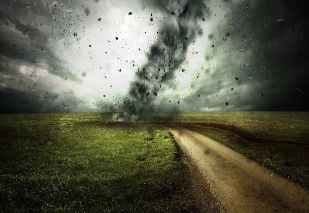 FURTUNI VIOLENTE în România - avertismentul meteorologilor: zonele lovite de caniculă și vijelii