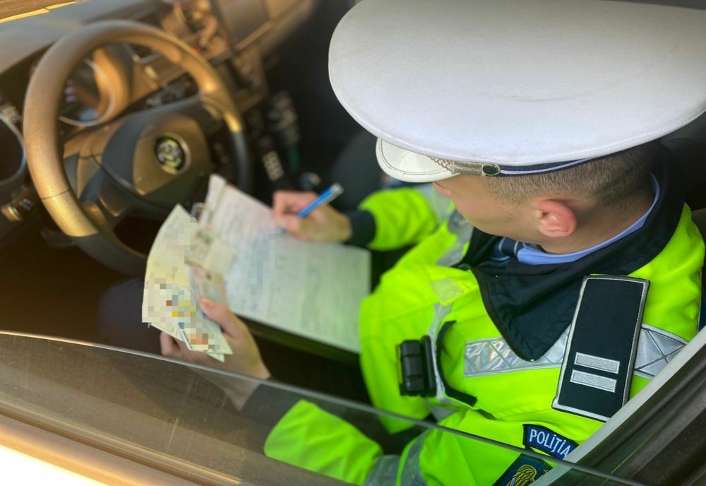 Și-a forțat norocul și a ajuns în arest! Prins băut și fără permis de două ori