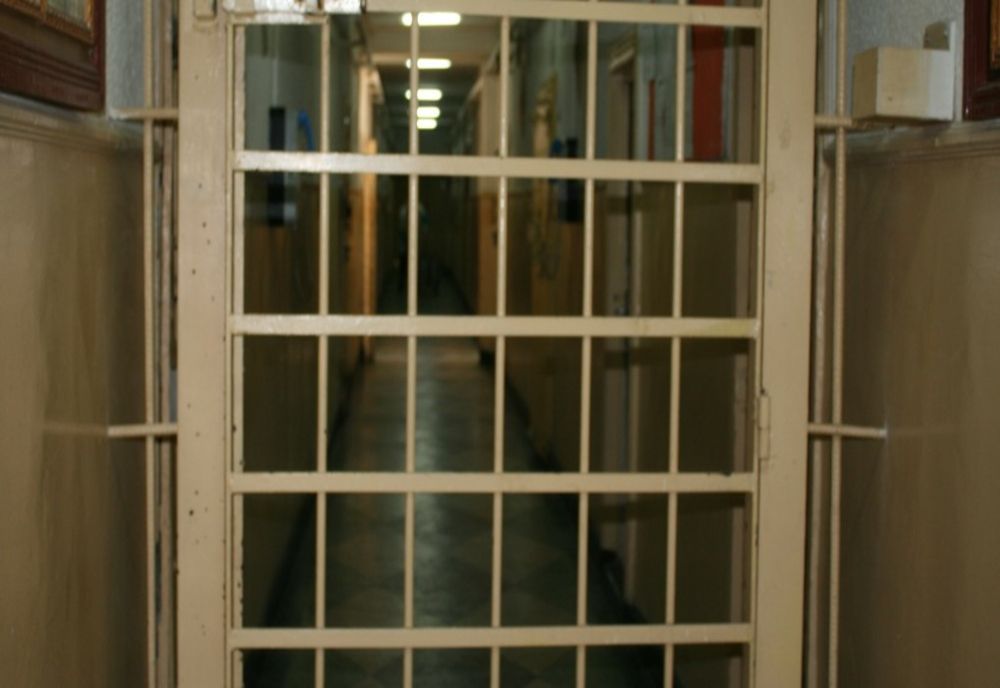 Un bătăuș în vârstă de 51 de ani, trimis 4 ani după gratii