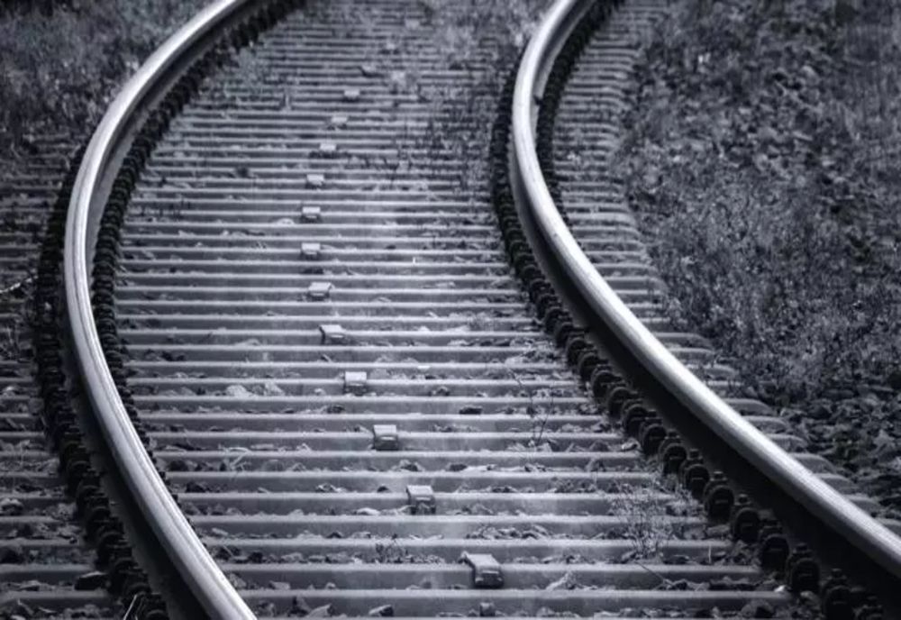 Un simplu kilometru de cale ferată durează cel puțin un an. Anunțul Ministerului Transporturilor