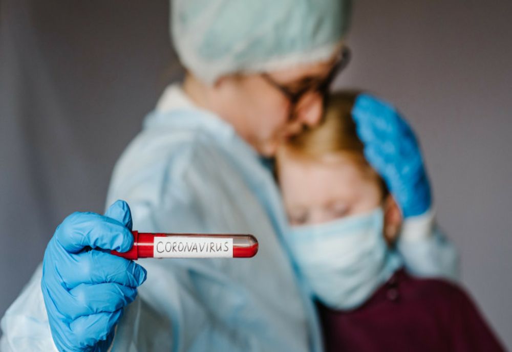 Bilanț coronavirus: Peste 600 de copii internați în ultimele 24 de ore