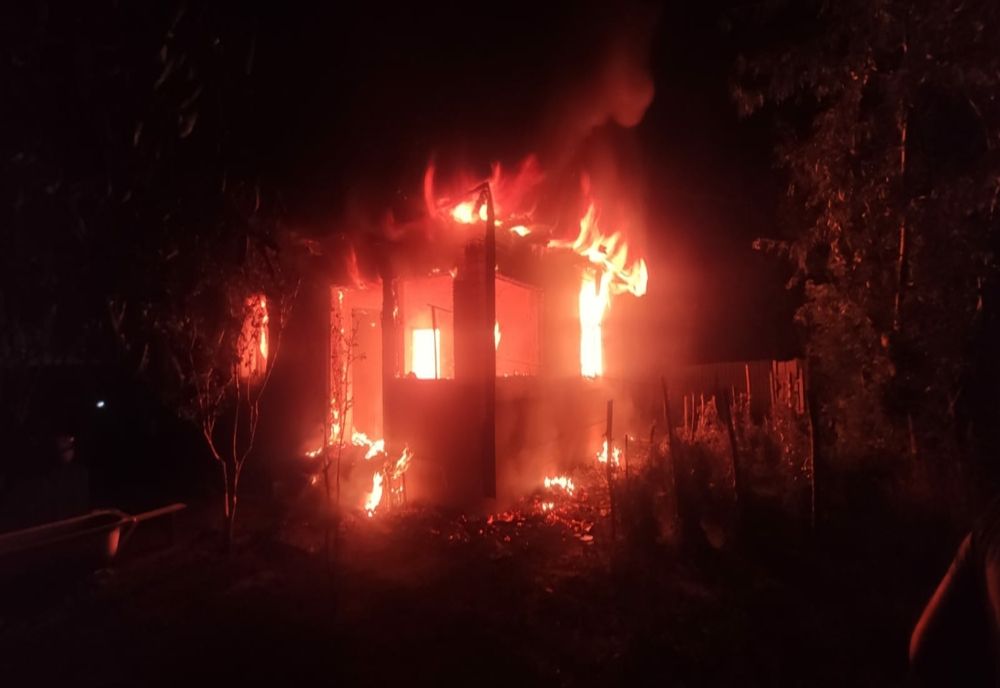 Incendiu puternic la Erbiceni. O casă a fost mistuită de flăcări