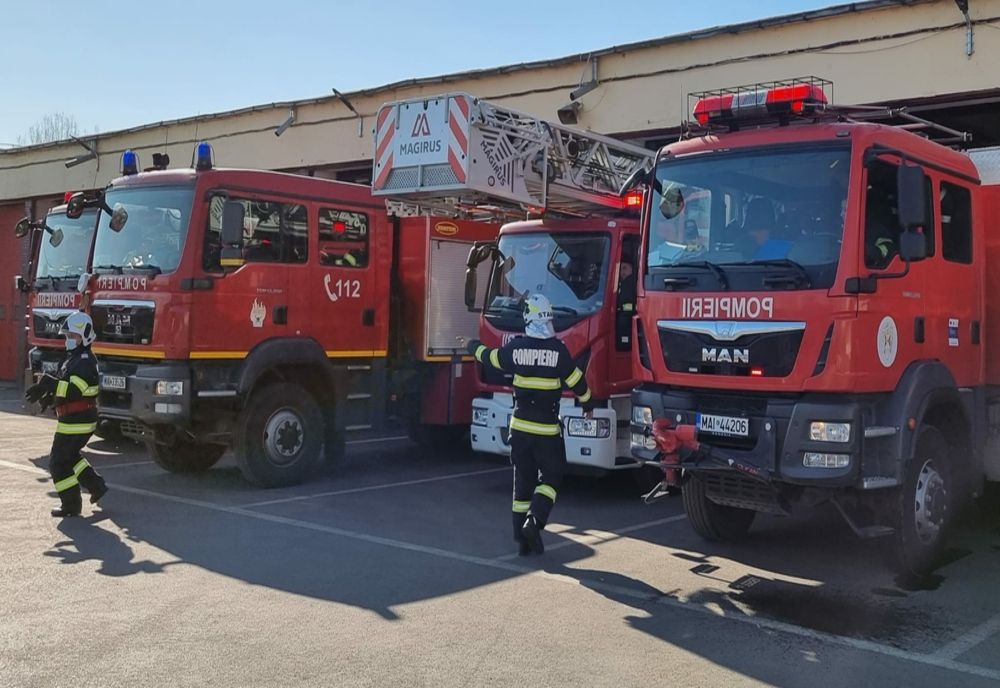 Pompierii ieșeni vor susține un exercițiu de evacuare la un centru comercial