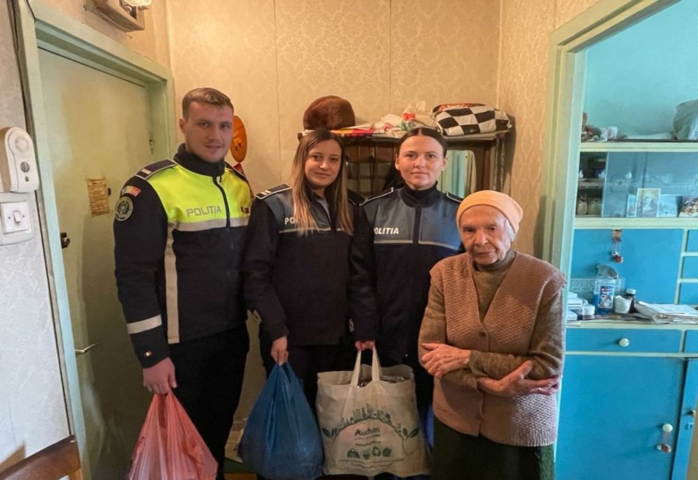 Mesajul polițiștilor Secției 3 poliție Iași: "SĂ NU NE UITĂM BĂTRÂNII!" 