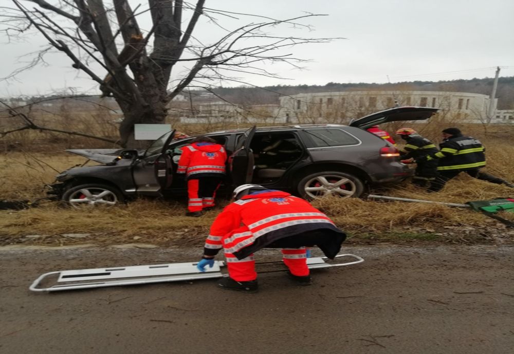 ACCIDENT în Bucium! O persoană a rămas încarcerată