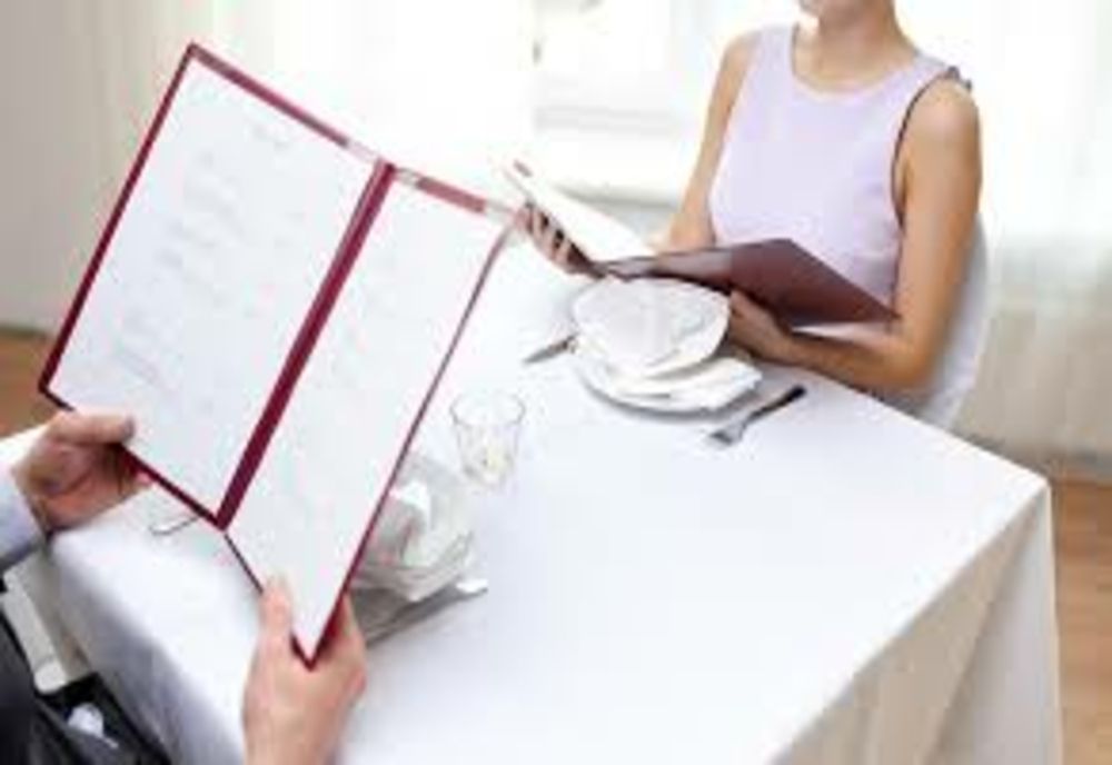 Restaurantele trebuie să afișeze ingredientele , declarația nutrițională și aditivii pentru preparate