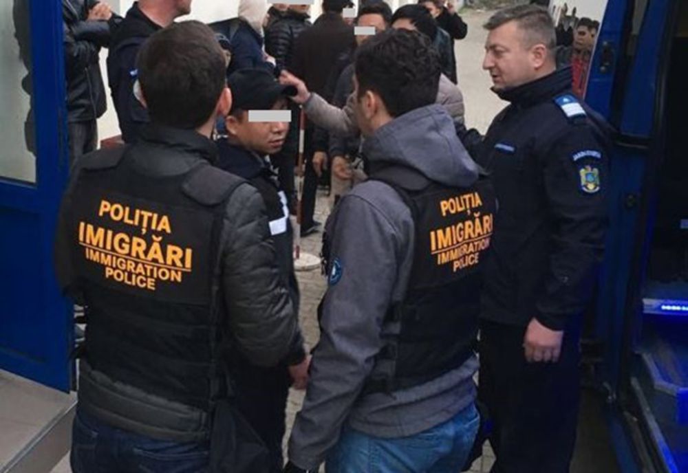 Peste 5.000 de străini au fost depistați în situații ilegale, iar polițiștii de imigrări au emis aproximativ 4.300 de decizii de returnare și 875 de persoane au fost îndepărtate sub escortă