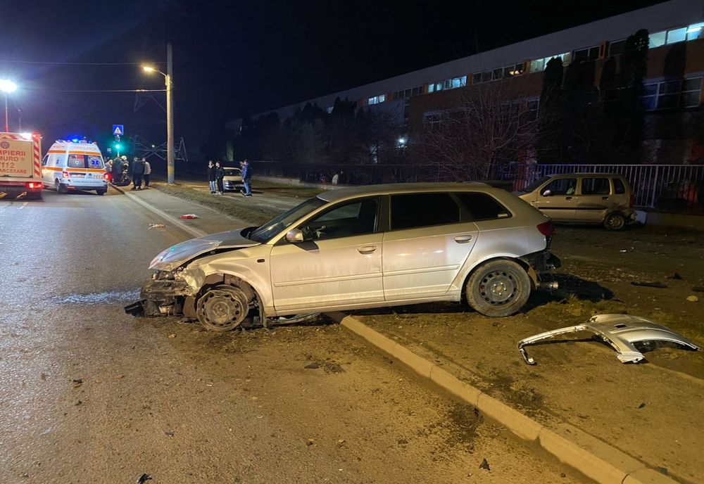 Tânăr din Iaşi rănit după ce a provocat un accident rutier în Cluj-Napoca (FOTO)