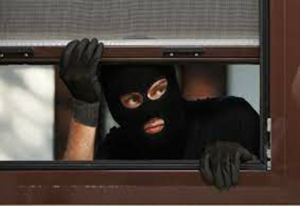 O bătrână din Iași a rămas fără economii! A fost ”ușurată” de 30.000 de lei