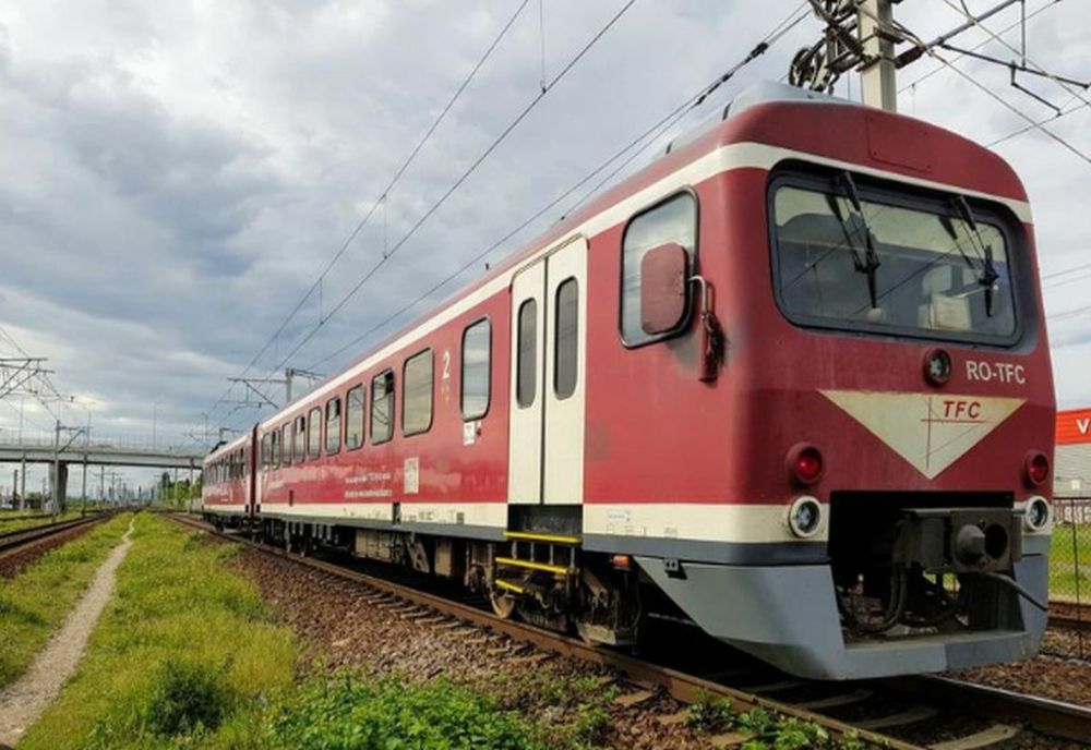 Un copil de 12 ani, din Iași, a murit după ce a fost agățat de tren. Băiatul era în drum spre școală