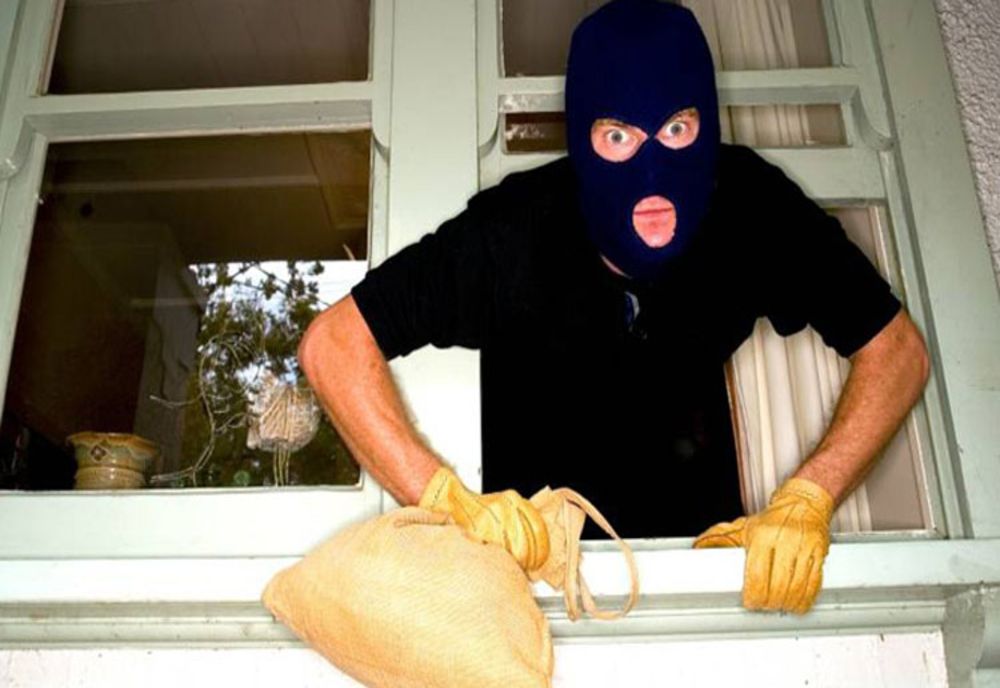 ”Semnătură” de hoț de Pașcani