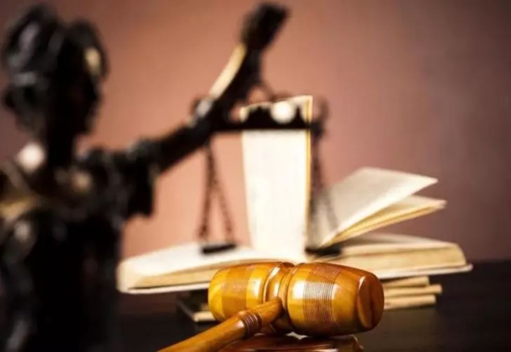 CSM ÎL CONTRAZICE PE ILIE BOLOJAN: JUDECĂTORII SE PENSIONEAZĂ ÎN MEDIE LA 52 DE ANI, NU LA 48