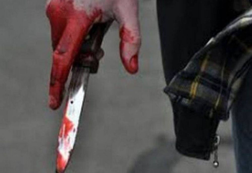 Doi bărbați, în stare gravă în spital, după ce au fost înjunghiați în noaptea de Revelion. Scene cumplite în fața unui bar din Iași