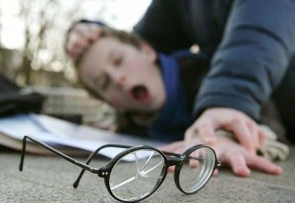 Tentativă de viol, în stația de tramvai. Caz șocant, în Iași