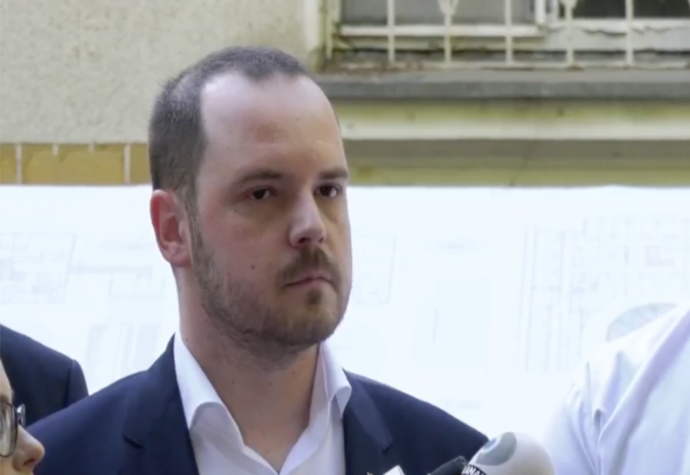 ALEXANDRU ROGOBETE: RĂSPÂNDIREA MESAJELOR ANTIVACCINARE REPREZINTĂ O AMENINȚARE GRAVĂ LA ADRESA SĂNĂTĂȚII PUBLICE