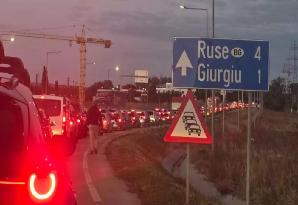 AGLOMERAȚIE PE PODUL PRIETENIEI, LA INTRAREA ÎN BULGARIA