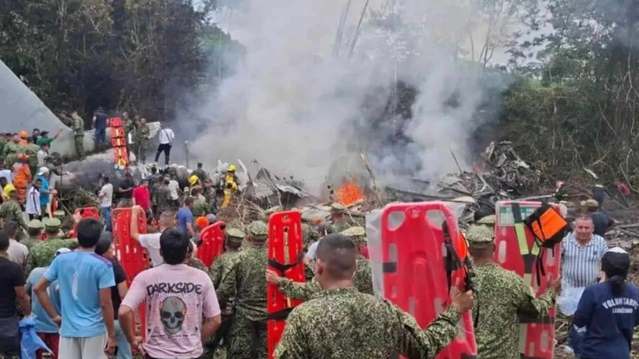 Tragedie în Columbia: un avion cu peste 100 de persoane s-a prăbușit la scurt timp după decolare