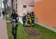 O femeie din Iași s-a urcat pe un bloc și a amenințat că se aruncă. A fost convinsă să renunțe 