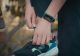 Avantajele brățărilor fitness și unele riscuri ale purtării acestora